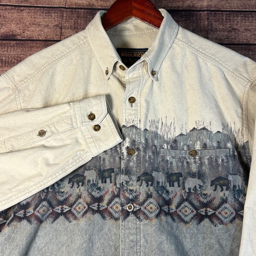 Woolrich Mens XL Gray Cream Bear Mountain Graphic Button Down Chamois Shirt